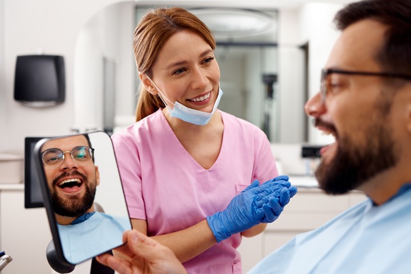 When To Consult A Cosmetic Dentist About Cosmetic Dental Treatments